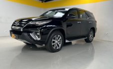 TOYOTA HILUX SW4 2.8 SRX 4X4 7 LUGARES 16V TURBO INTERCOOLER DIESEL 4P AUTOMÁTICO 2017/2018