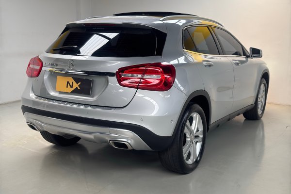 MERCEDES-BENZ GLA 200 1.6 CGI ENDURO 16V TURBO FLEX 4P AUTOMÁTICO 2017/2017