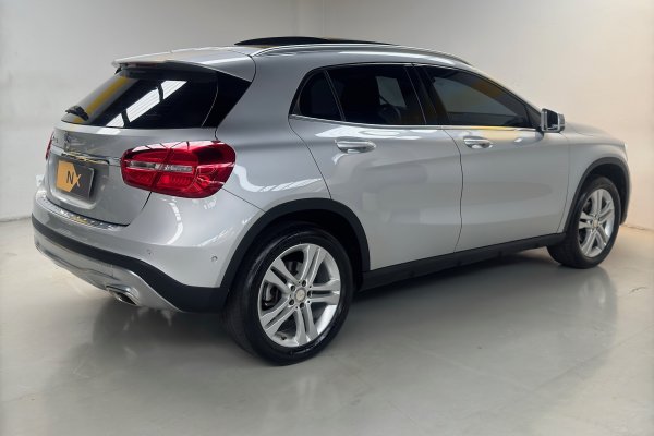 MERCEDES-BENZ GLA 200 1.6 CGI ENDURO 16V TURBO FLEX 4P AUTOMÁTICO 2017/2017