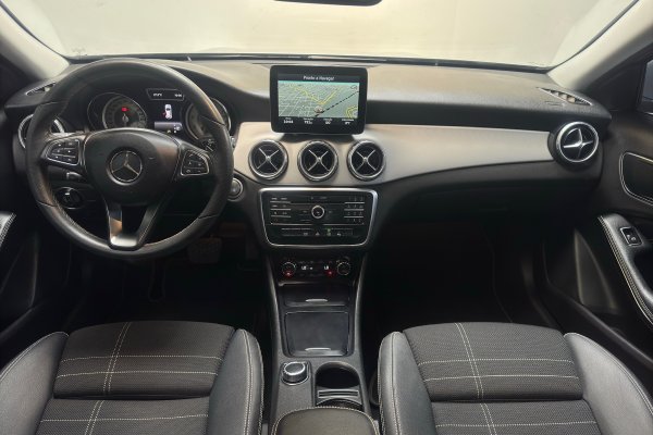 MERCEDES-BENZ GLA 200 1.6 CGI ENDURO 16V TURBO FLEX 4P AUTOMÁTICO 2017/2017