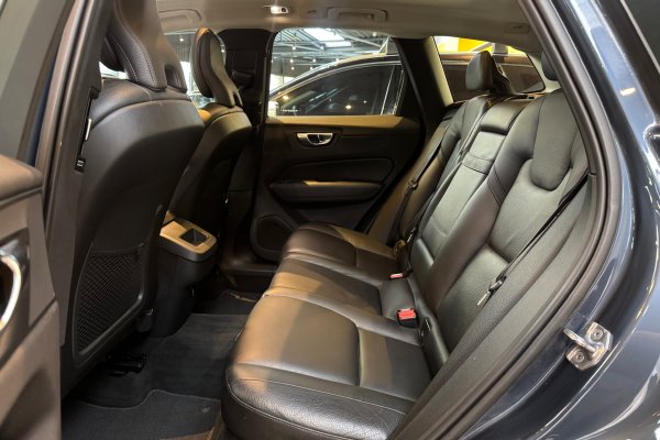 VOLVO XC60 2.0 T5 GASOLINA MOMENTUM AWD GEARTRONIC 2019/2019