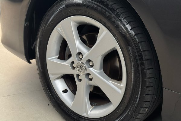 TOYOTA Corolla 1.8 GLI 16V FLEX 4P AUTOMÁTICO 2013/2014