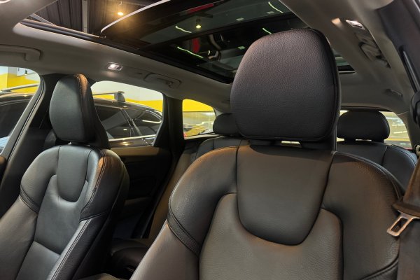 VOLVO XC60 2.0 T5 GASOLINA MOMENTUM AWD GEARTRONIC 2019/2019