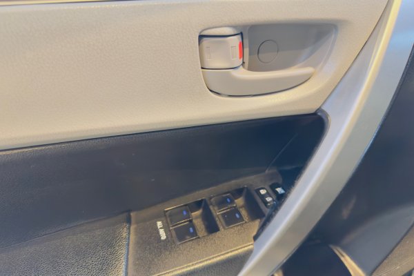 TOYOTA Corolla 2.0 XEI 16V FLEX 4P AUTOMÁTICO 2015/2016