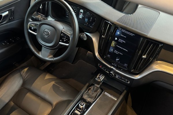 VOLVO XC60 2.0 T5 GASOLINA MOMENTUM AWD GEARTRONIC 2019/2019