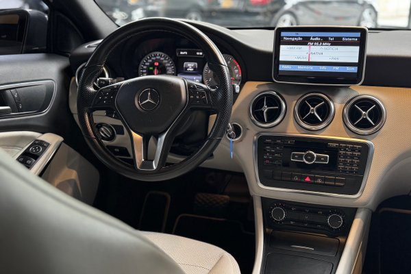 MERCEDES-BENZ A 200 1.6 TURBO URBAN 16V GASOLINA 4P AUTOMÁTICO 2014/2015