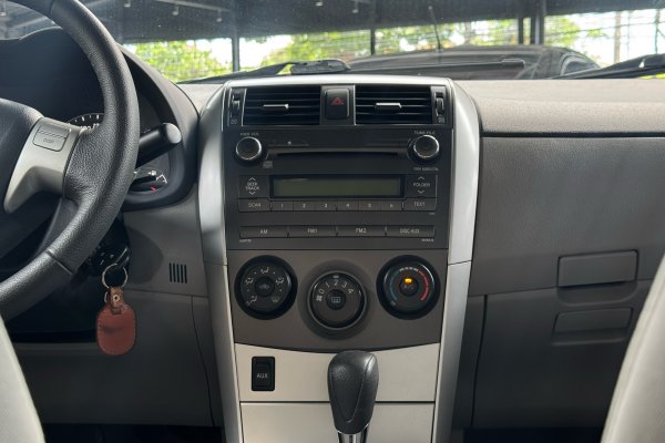 TOYOTA Corolla 1.8 GLI 16V FLEX 4P AUTOMÁTICO 2013/2014