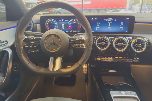 MERCEDES-BENZ CLA 200 1.3 MHEV 7G-DCT 2023/2024