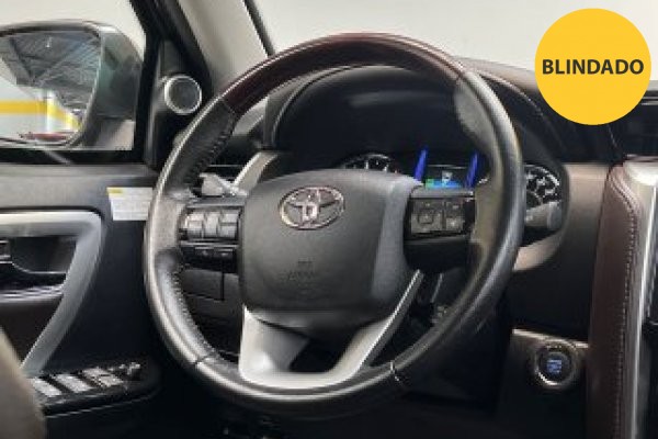 TOYOTA HILUX SW4 2.8 SRX 4X4 7 LUGARES 16V TURBO INTERCOOLER DIESEL 4P AUTOMÁTICO 2017/2018