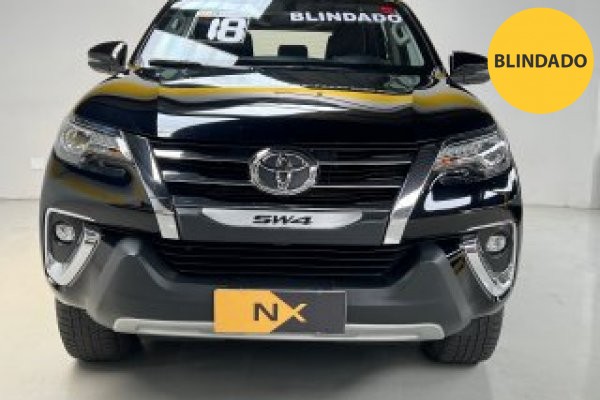 TOYOTA HILUX SW4 2.8 SRX 4X4 7 LUGARES 16V TURBO INTERCOOLER DIESEL 4P AUTOMÁTICO 2017/2018