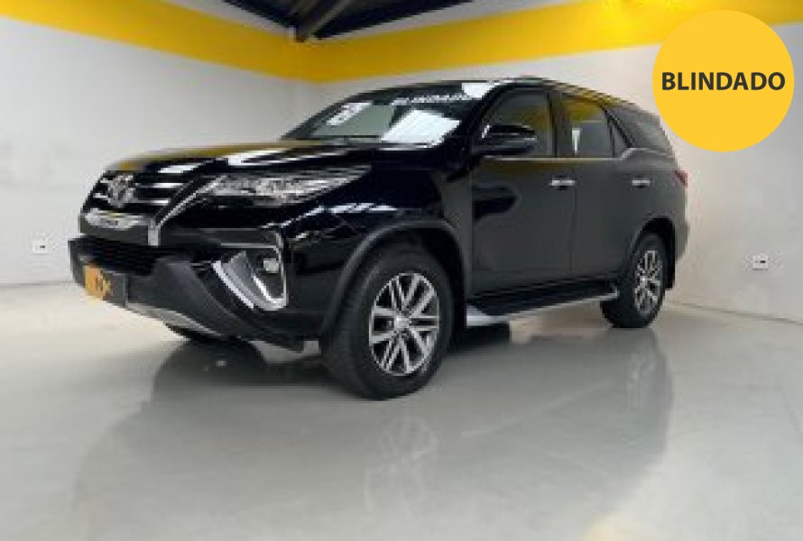 TOYOTA HILUX SW4 2.8 SRX 4X4 7 LUGARES 16V TURBO INTERCOOLER DIESEL 4P AUTOMÁTICO 2017/2018